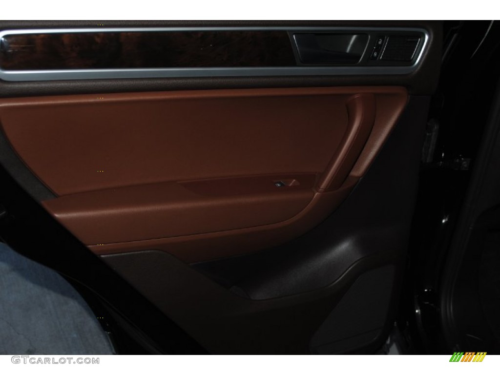 2013 Touareg VR6 FSI Executive 4XMotion - Black / Saddle Brown photo #43