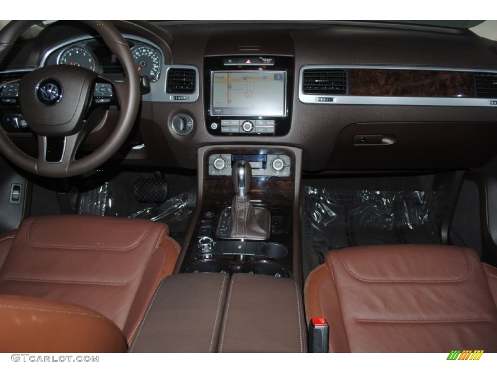 2013 Touareg VR6 FSI Executive 4XMotion - Black / Saddle Brown photo #49