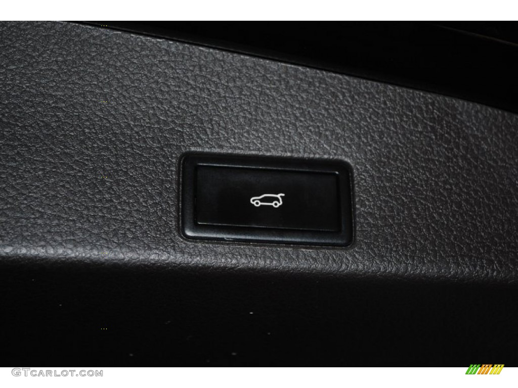 2013 Touareg VR6 FSI Executive 4XMotion - Black / Saddle Brown photo #61