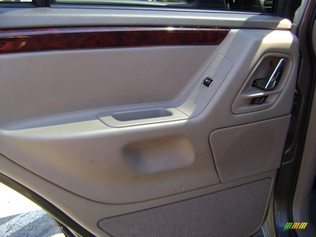 2004 Grand Cherokee Limited 4x4 - Graphite Metallic / Taupe photo #32