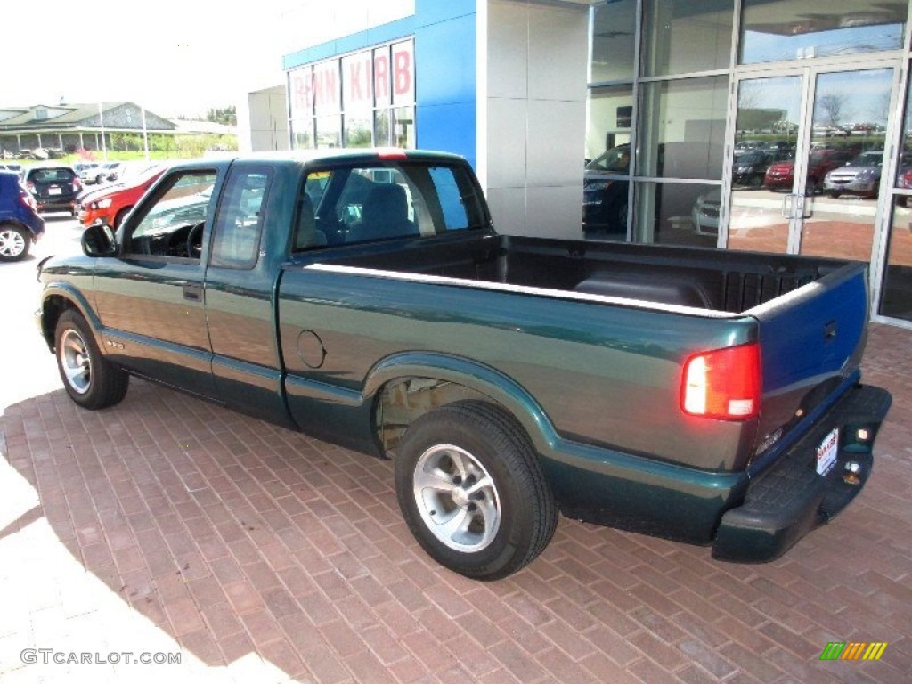 1998 S10 LS Extended Cab - Emerald Green Metallic / Graphite photo #2