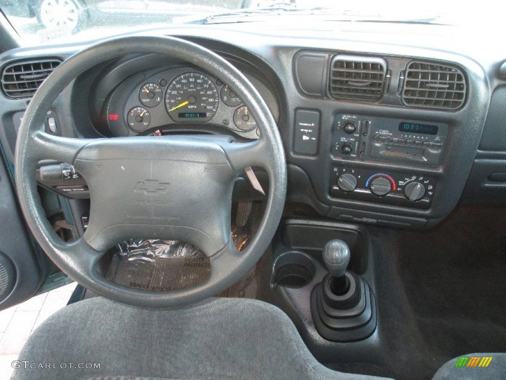 1998 Chevrolet S10 LS Extended Cab Dashboard Photos