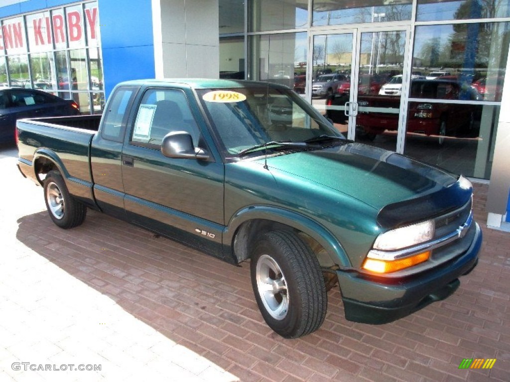1998 S10 LS Extended Cab - Emerald Green Metallic / Graphite photo #12