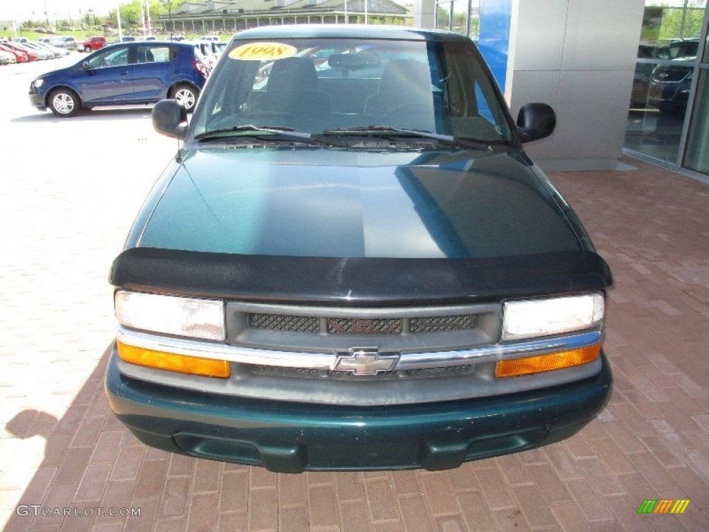 1998 S10 LS Extended Cab - Emerald Green Metallic / Graphite photo #15