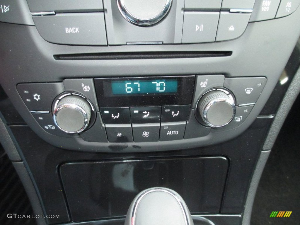 2013 Buick Regal Standard Regal Model Controls Photo #80054945