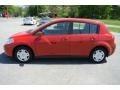 Red Alert - Versa 1.8 S Hatchback Photo No. 3