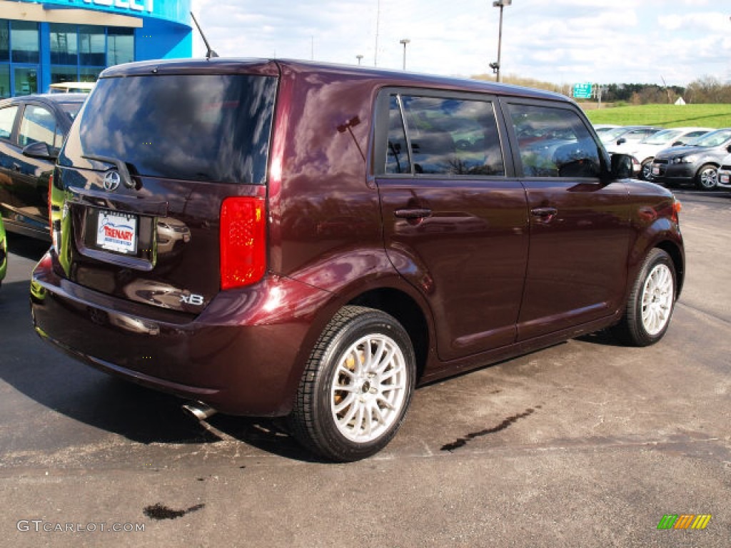 2010 xB  - Sizzling Crimson Mica / Dark Gray photo #3