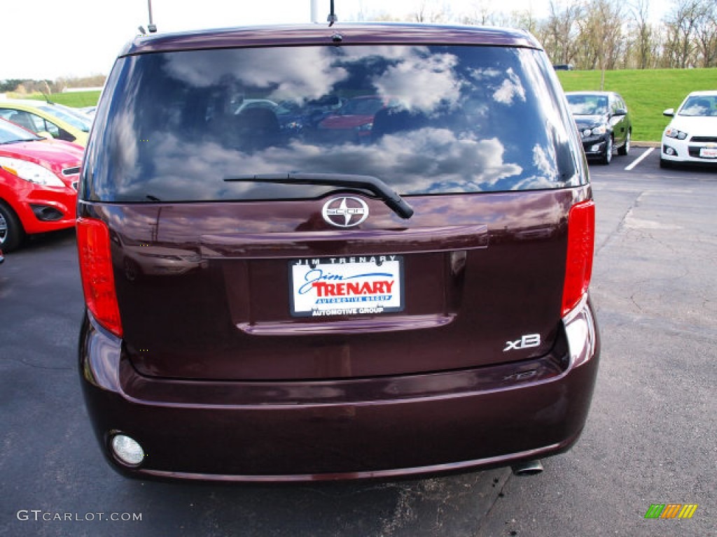 2010 xB  - Sizzling Crimson Mica / Dark Gray photo #6