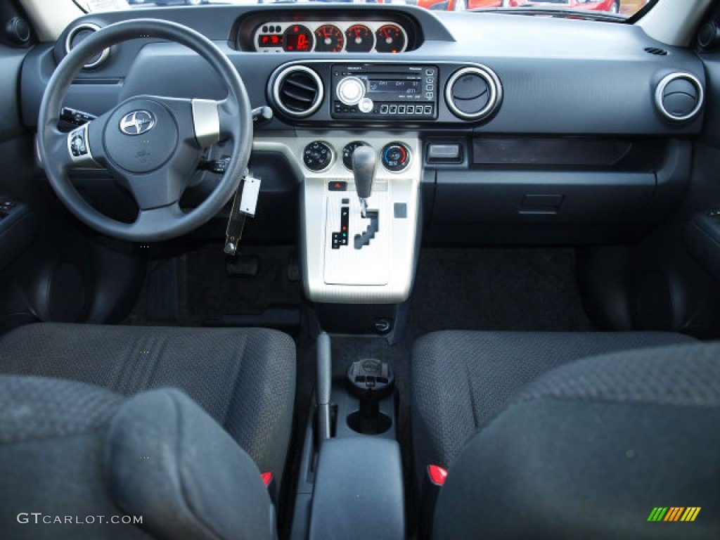 2010 xB  - Sizzling Crimson Mica / Dark Gray photo #10