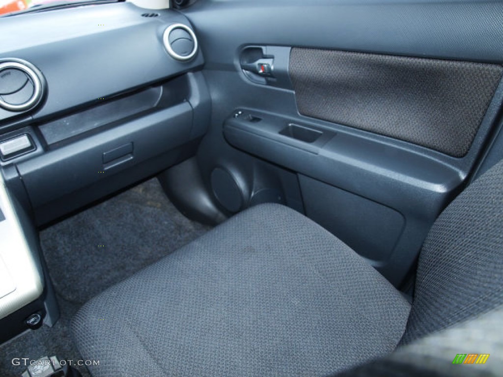 2010 xB  - Sizzling Crimson Mica / Dark Gray photo #13