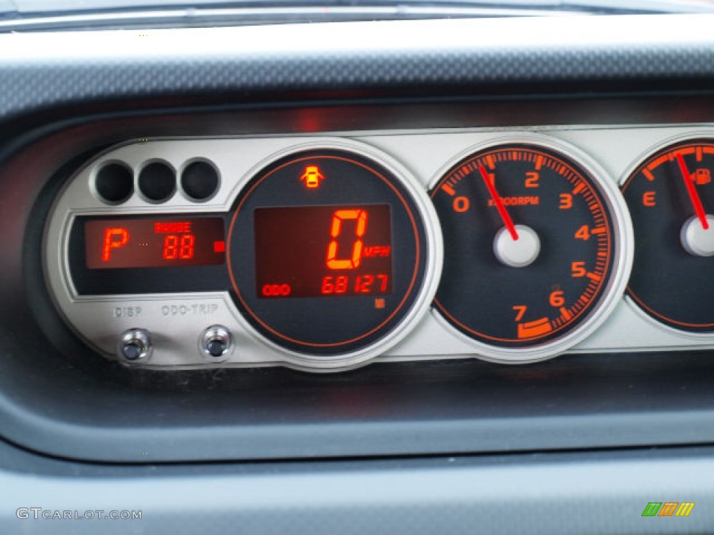 2010 xB  - Sizzling Crimson Mica / Dark Gray photo #14