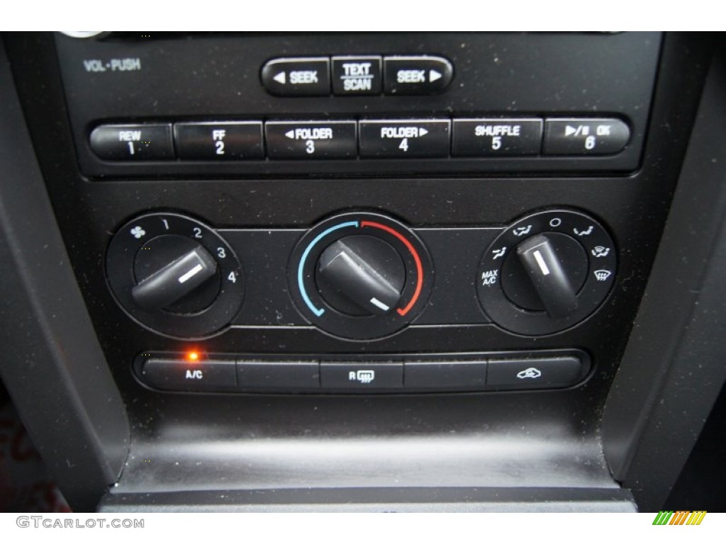 2008 Ford Mustang GT Premium Coupe Controls Photos