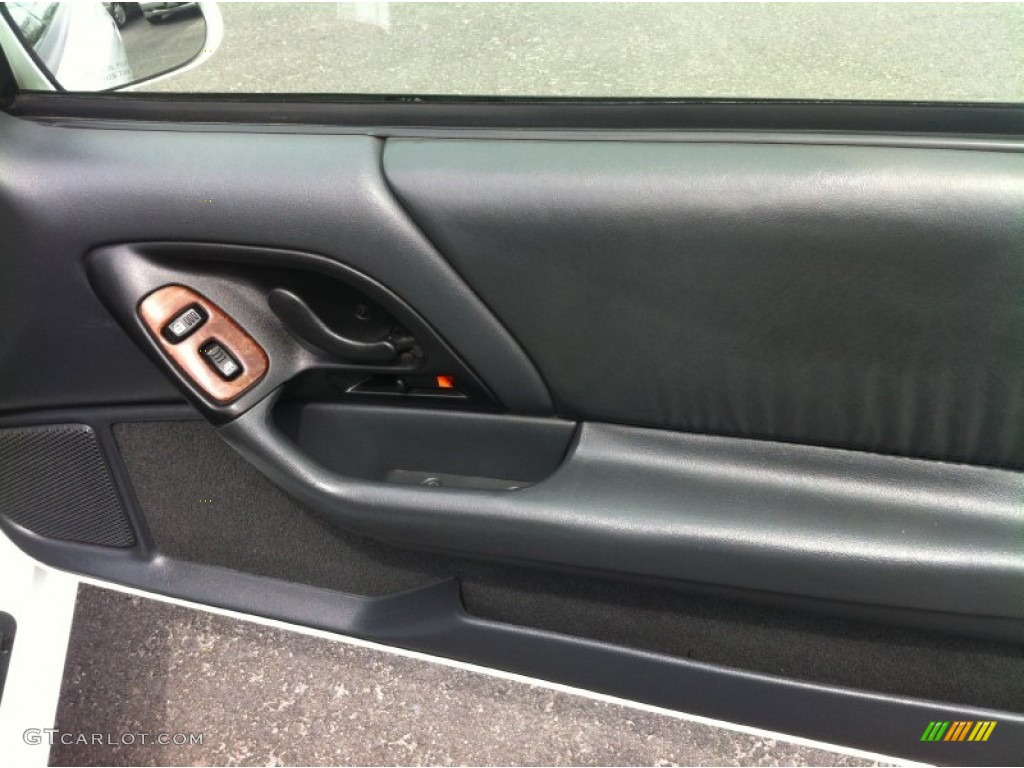 1995 Chevrolet Camaro Z28 Convertible Dark Gray Door Panel Photo #80067003