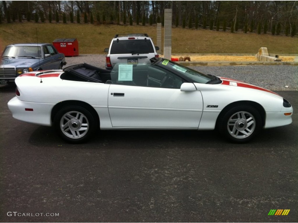 Arctic White 1995 Chevrolet Camaro Z28 Convertible Exterior Photo #80067185