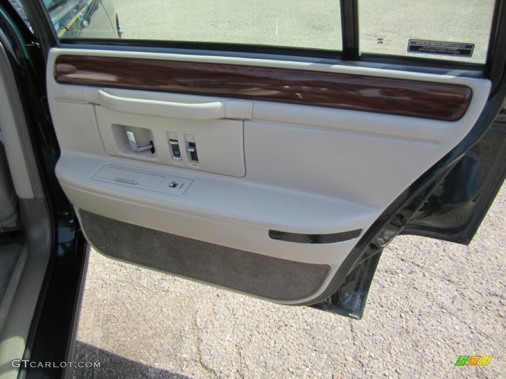 1996 Polo Green Metallic Cadillac Deville Sedan 80041761