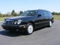 Black - E 320 4Matic Wagon Photo No. 18