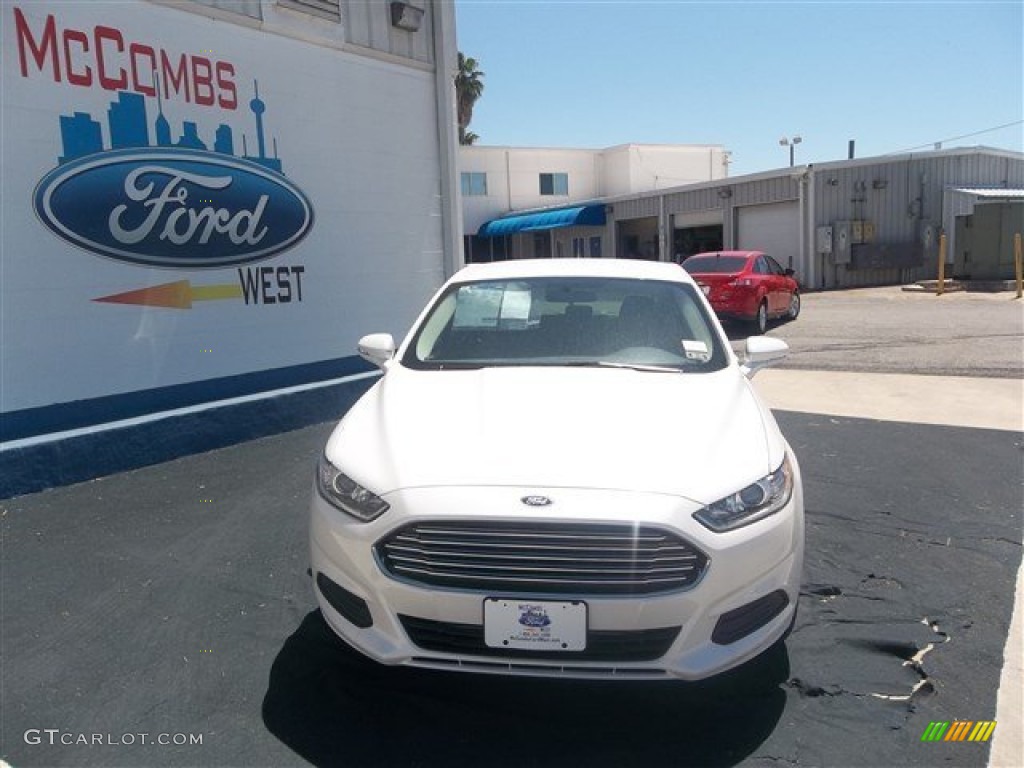 White Platinum Metallic Tri-coat Ford Fusion