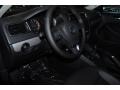 Black Uni - Jetta SE Sedan Photo No. 11