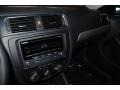 Black Uni - Jetta SE Sedan Photo No. 13