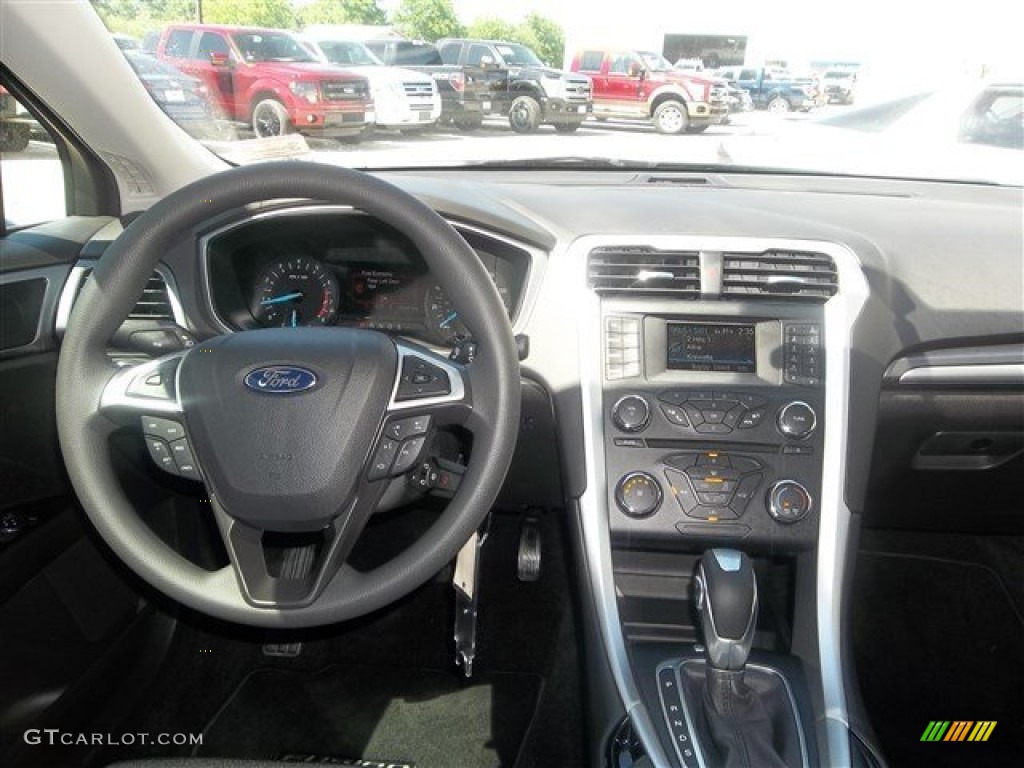 2013 Fusion SE 1.6 EcoBoost - Sterling Gray Metallic / Charcoal Black photo #17