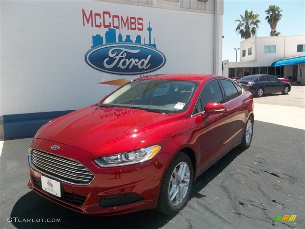 2013 Fusion SE 1.6 EcoBoost - Ruby Red Metallic / Dune photo #2