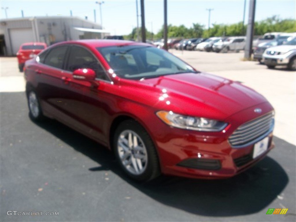 2013 Fusion SE 1.6 EcoBoost - Ruby Red Metallic / Dune photo #9