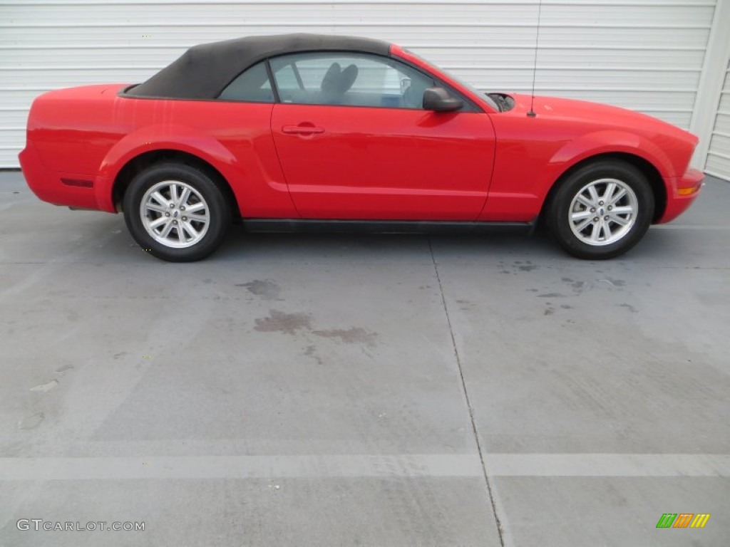 2007 Mustang V6 Deluxe Convertible - Torch Red / Dark Charcoal photo #3