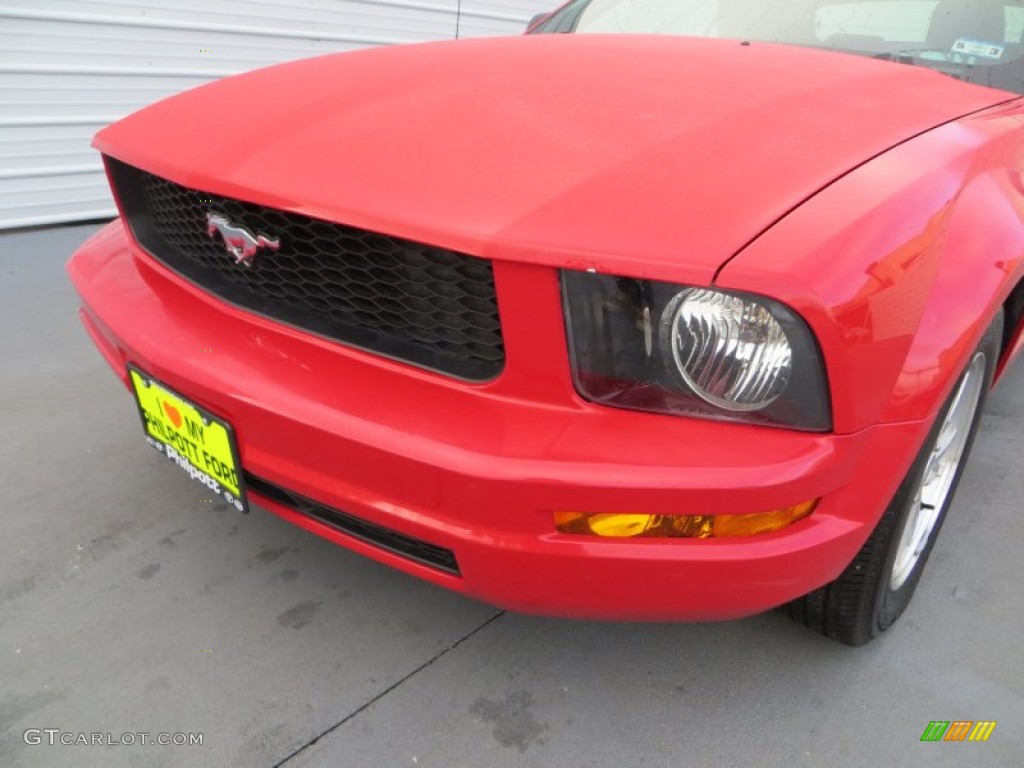 2007 Mustang V6 Deluxe Convertible - Torch Red / Dark Charcoal photo #11