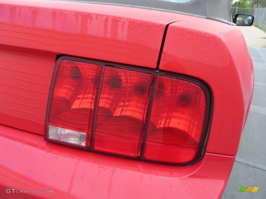 2007 Mustang V6 Deluxe Convertible - Torch Red / Dark Charcoal photo #19