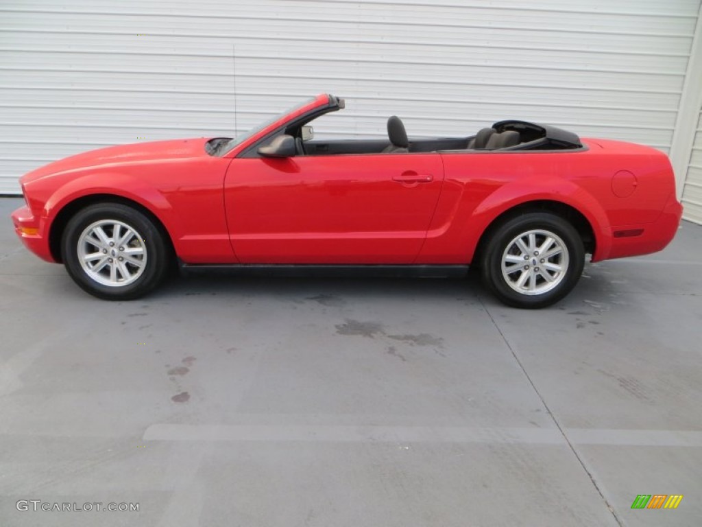 2007 Mustang V6 Deluxe Convertible - Torch Red / Dark Charcoal photo #44