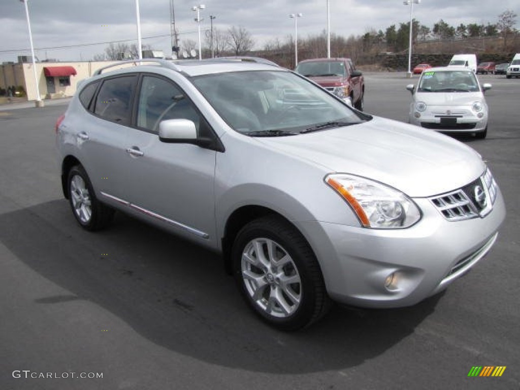 2011 Rogue SL AWD - Silver Ice Metallic / Black photo #3