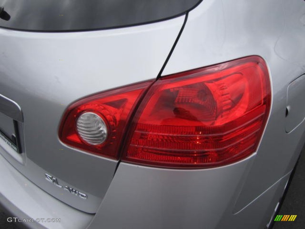 2011 Rogue SL AWD - Silver Ice Metallic / Black photo #11