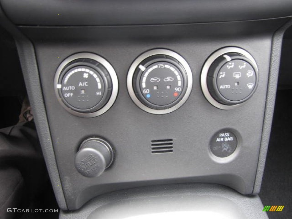 2011 Rogue SL AWD - Silver Ice Metallic / Black photo #31