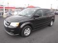 2013 Brilliant Black Crystal Pearl Dodge Grand Caravan SXT  photo #1