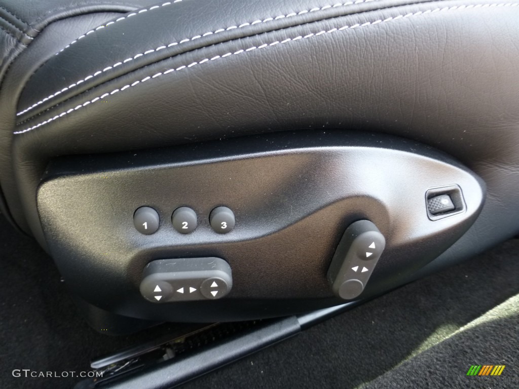 2013 Maserati GranTurismo Sport Coupe Controls Photo #80076954