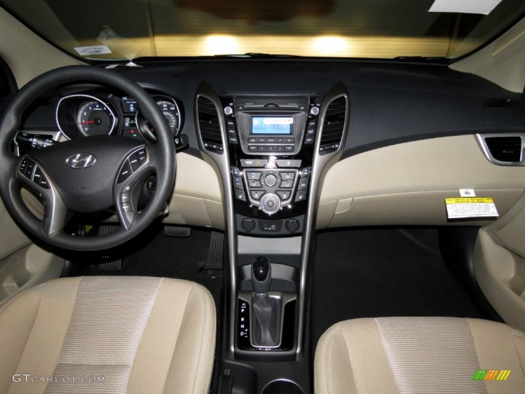 2013 Elantra GT - Monaco White / Beige photo #3