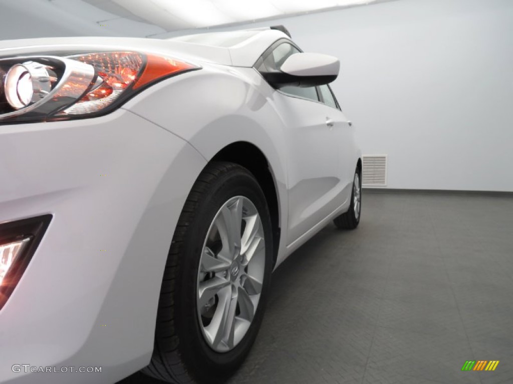 2013 Elantra GT - Monaco White / Beige photo #5