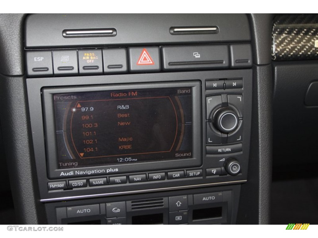2008 Audi RS4 4.2 quattro Convertible Controls Photo #80080700