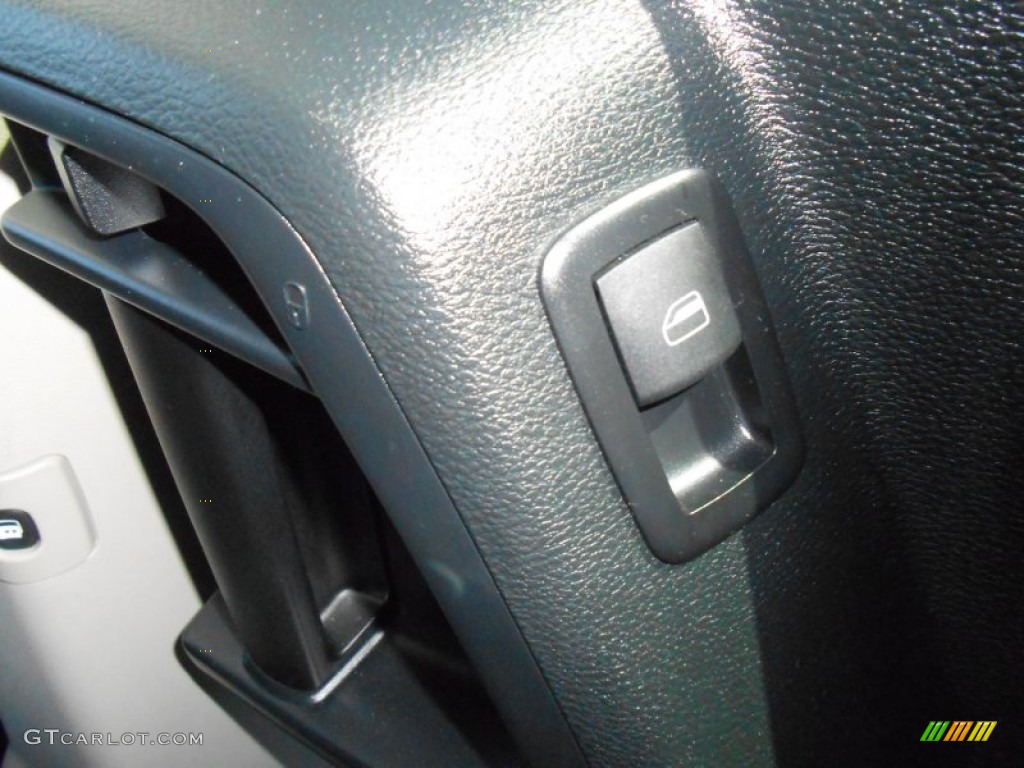 2012 Grand Caravan Crew - Dark Charcoal Pearl / Black/Light Graystone photo #12