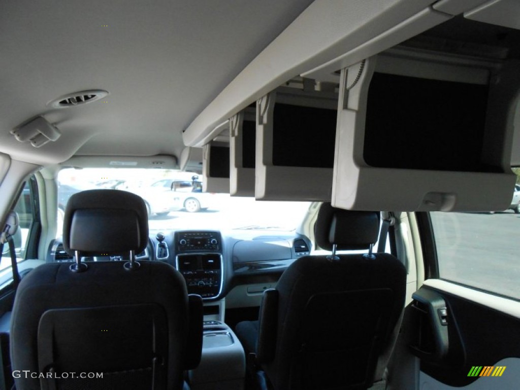 2012 Grand Caravan Crew - Dark Charcoal Pearl / Black/Light Graystone photo #13