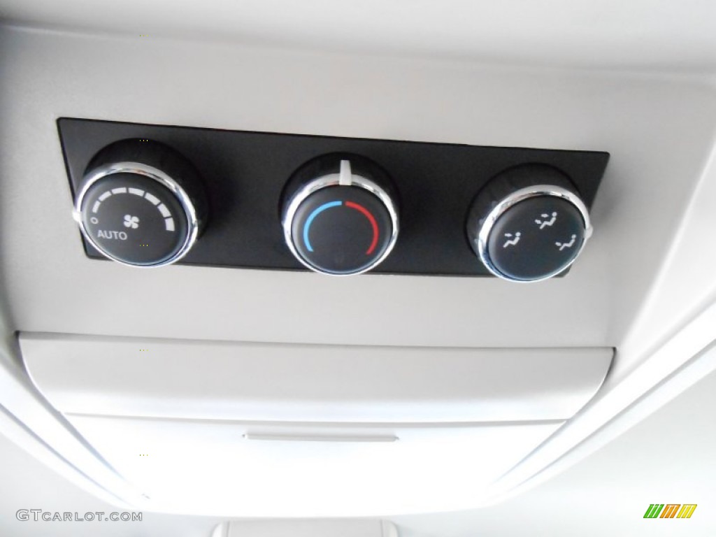 2012 Grand Caravan Crew - Dark Charcoal Pearl / Black/Light Graystone photo #14