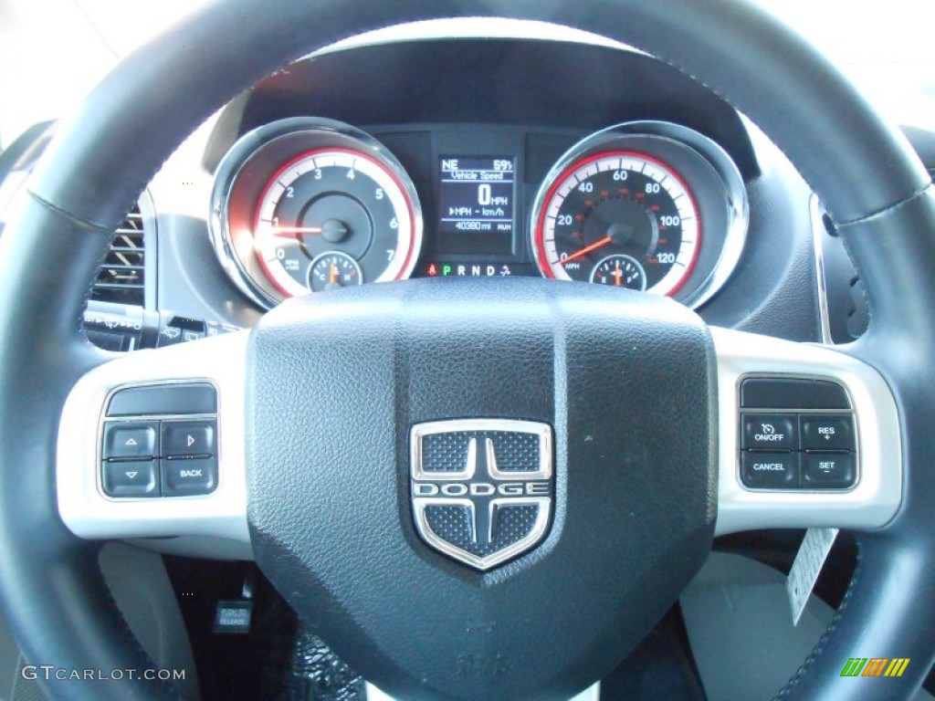 2012 Grand Caravan Crew - Dark Charcoal Pearl / Black/Light Graystone photo #19