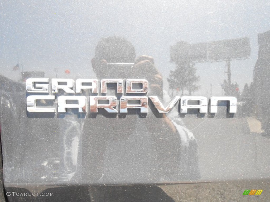 2012 Grand Caravan Crew - Dark Charcoal Pearl / Black/Light Graystone photo #34
