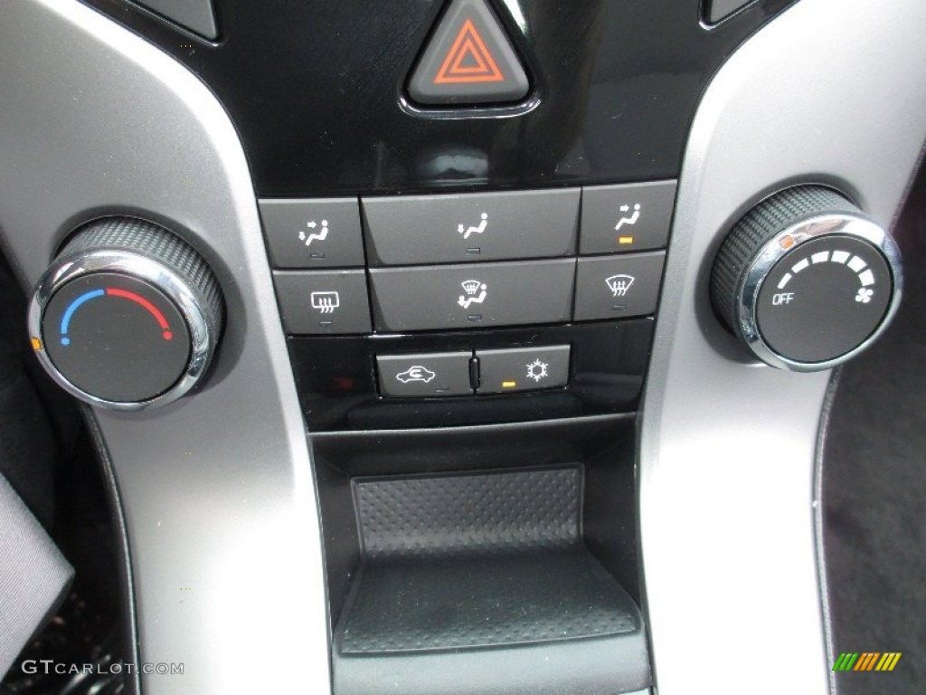2013 Chevrolet Cruze LT Controls Photo #80084487
