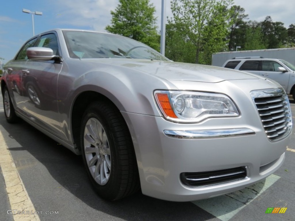 2012 300  - Bright Silver Metallic / Black photo #4