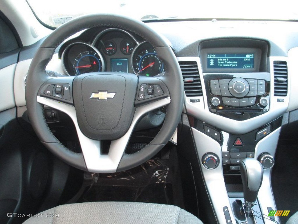 2013 Chevrolet Cruze LT Medium Titanium Dashboard Photo #80085635