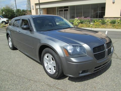 2005 Dodge Magnum SXT Data, Info and Specs