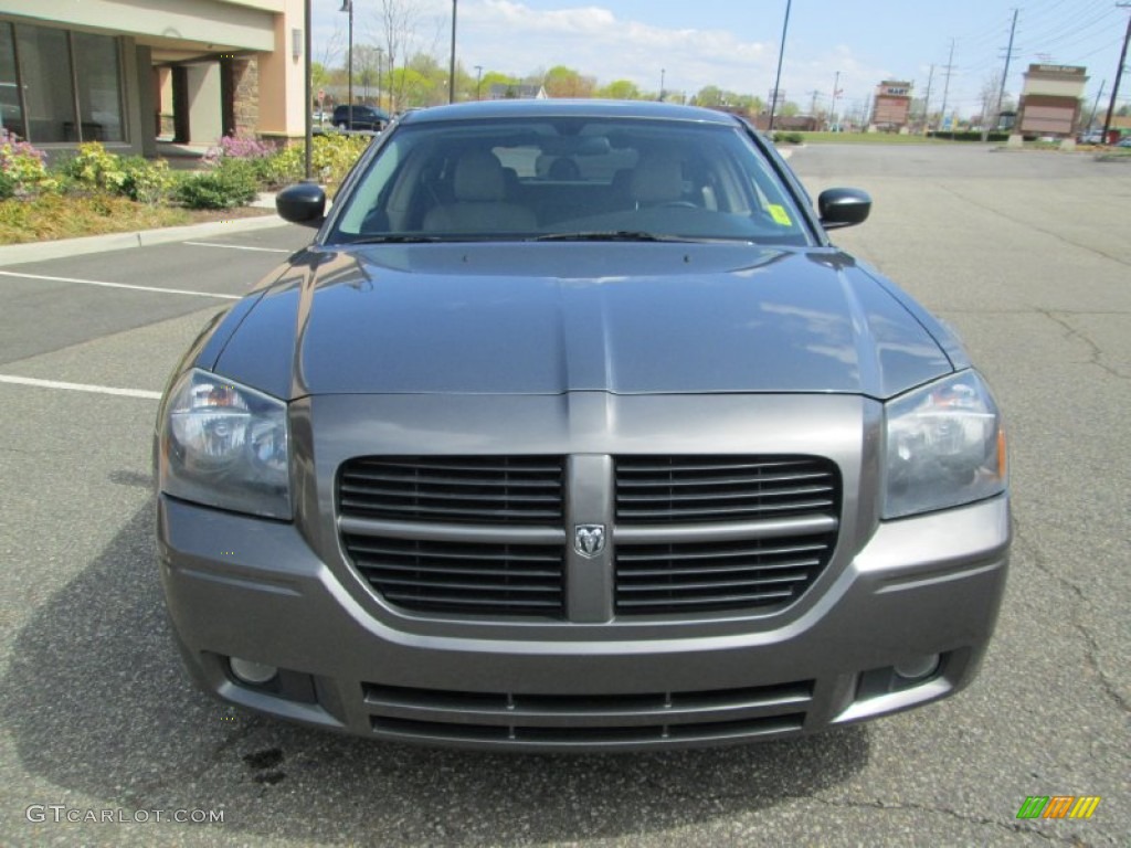 2005 Magnum SXT - Mineral Gray Metallic / Dark Slate Gray/Light Graystone photo #12