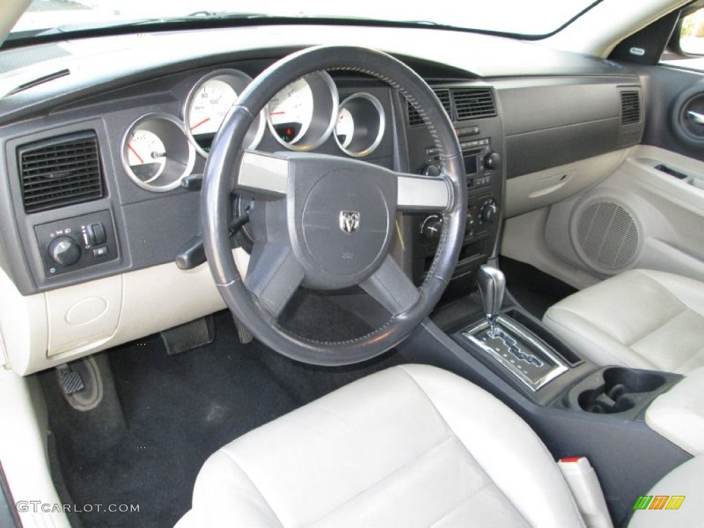 Dark Slate Gray/Light Graystone Interior 2005 Dodge Magnum SXT Photo #80086797