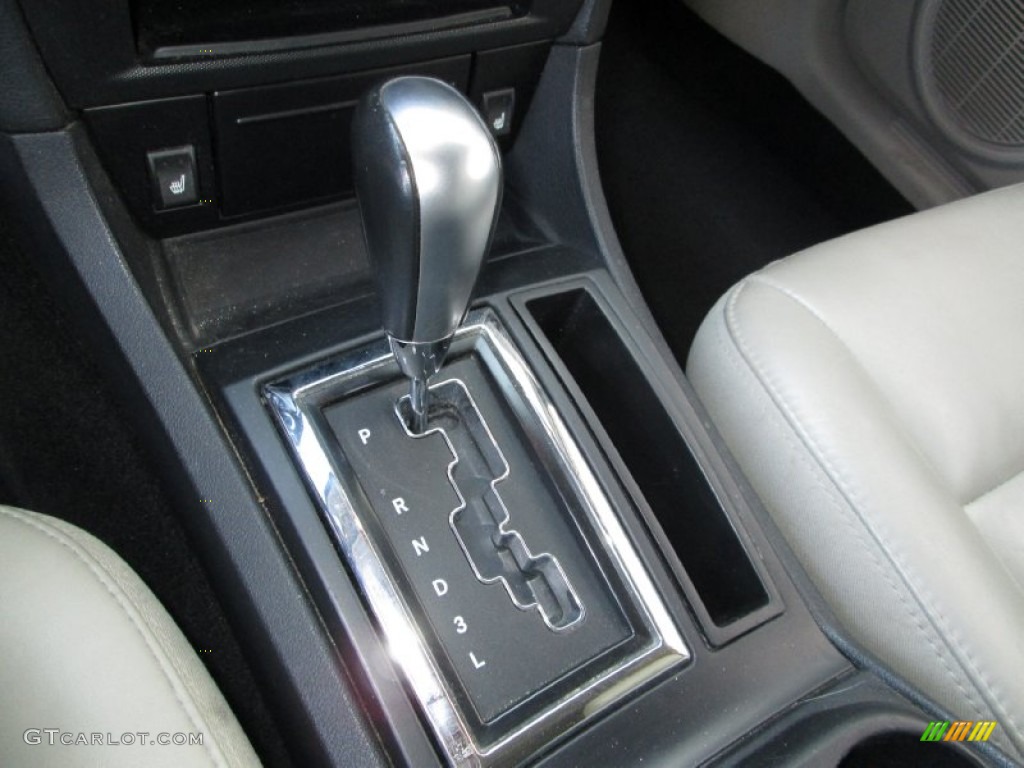 2005 Dodge Magnum SXT Transmission Photos